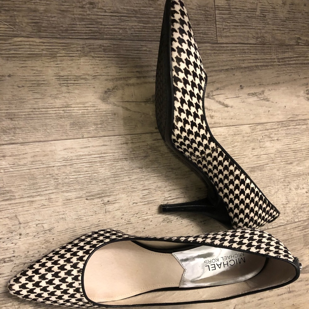 Michael Michael Kors houndstooth pumps 9.5